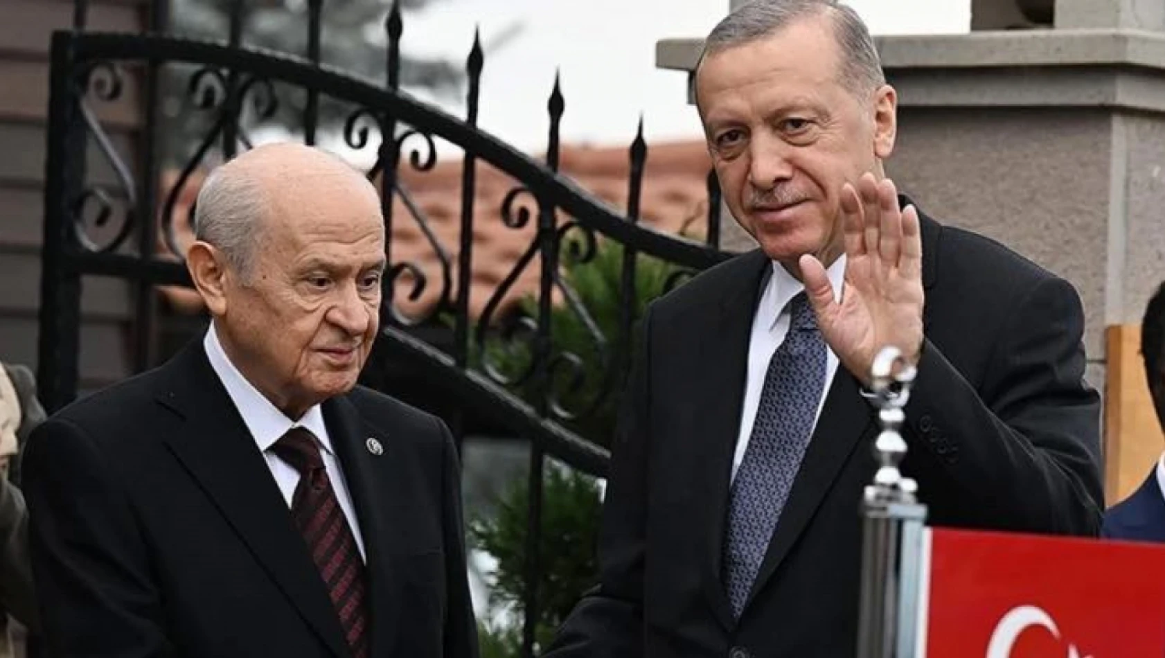 Bahçeli'den '17-25 emniyet-yargı ortaklı darbe girişiminin tekrarı planlanıyor' uyarısı