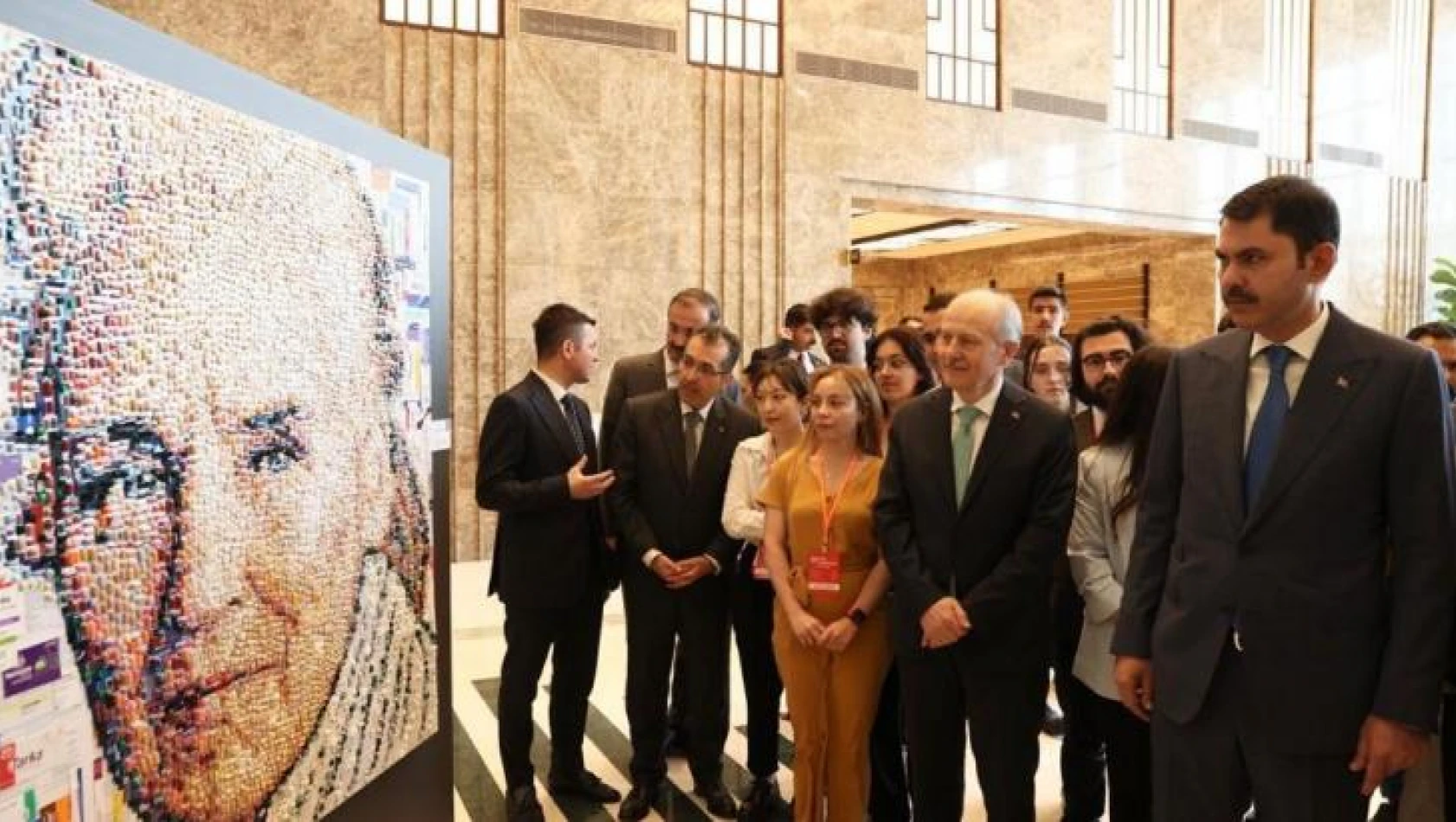 Bakan Kurum, Millet Kütüphanesi'ndeki Sıfır Noktası Sergisi'nin açılışını yaptı