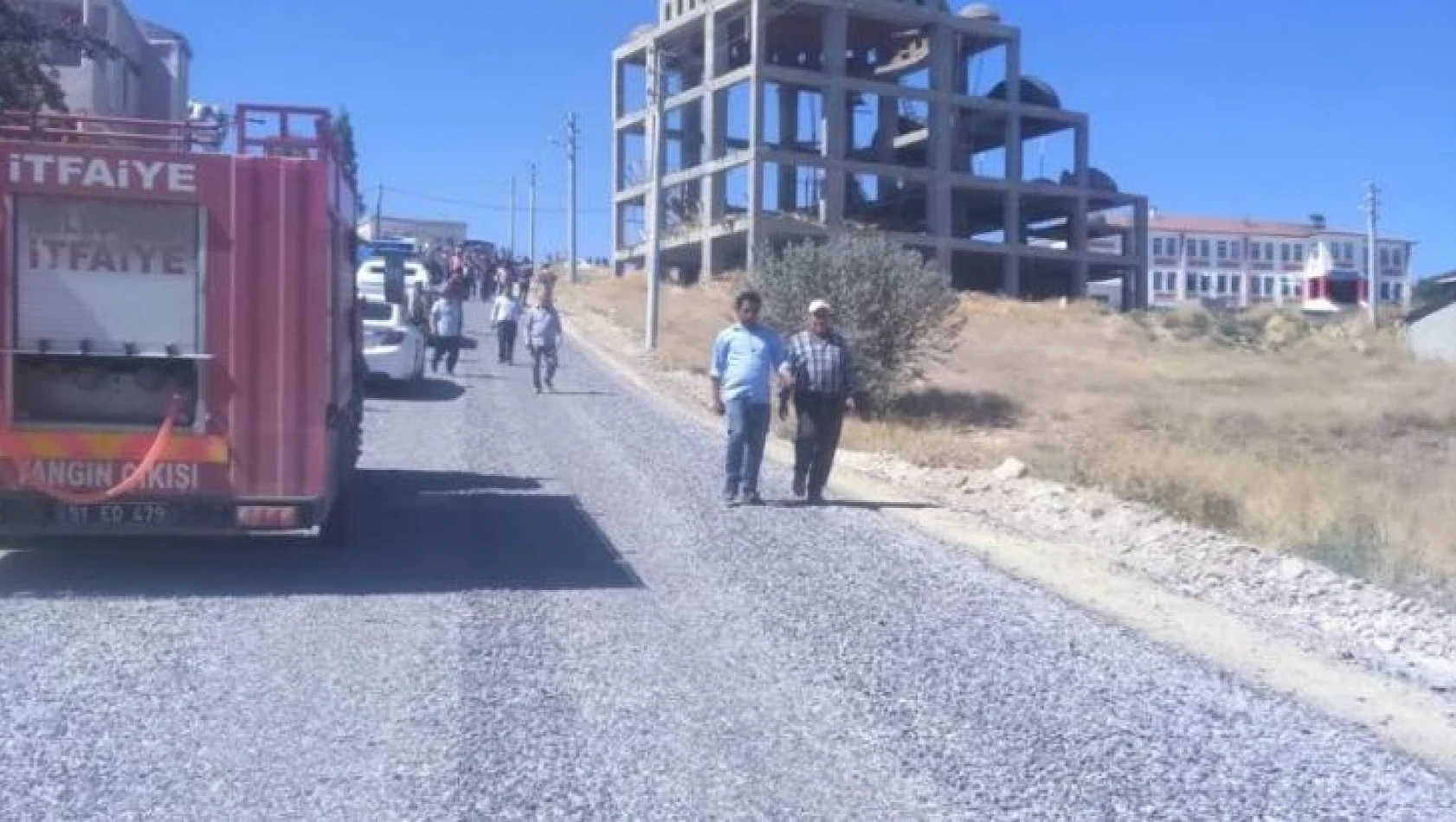 Cami inşaatında iskele çöktü: 4 işçi yaralandı