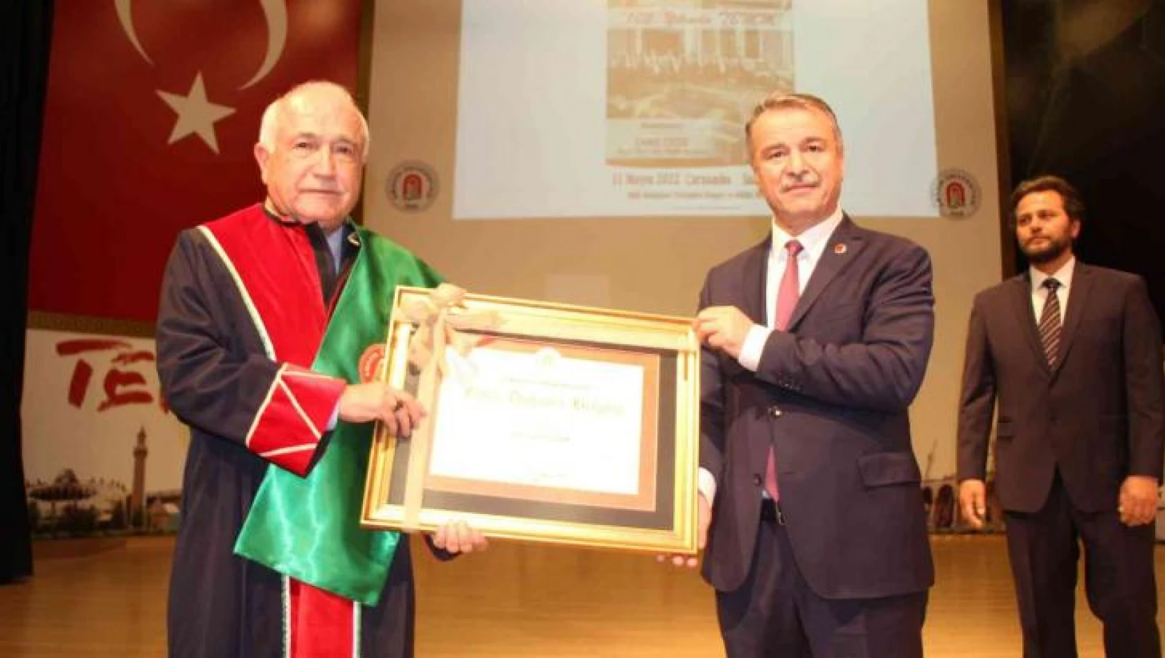 Cemil Çiçek: 'Toplumumuzda tenkit çok, takdir az'