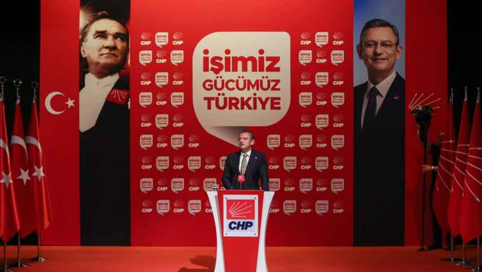 CHP lideri Özel partili belediye başkanları ile buluştu