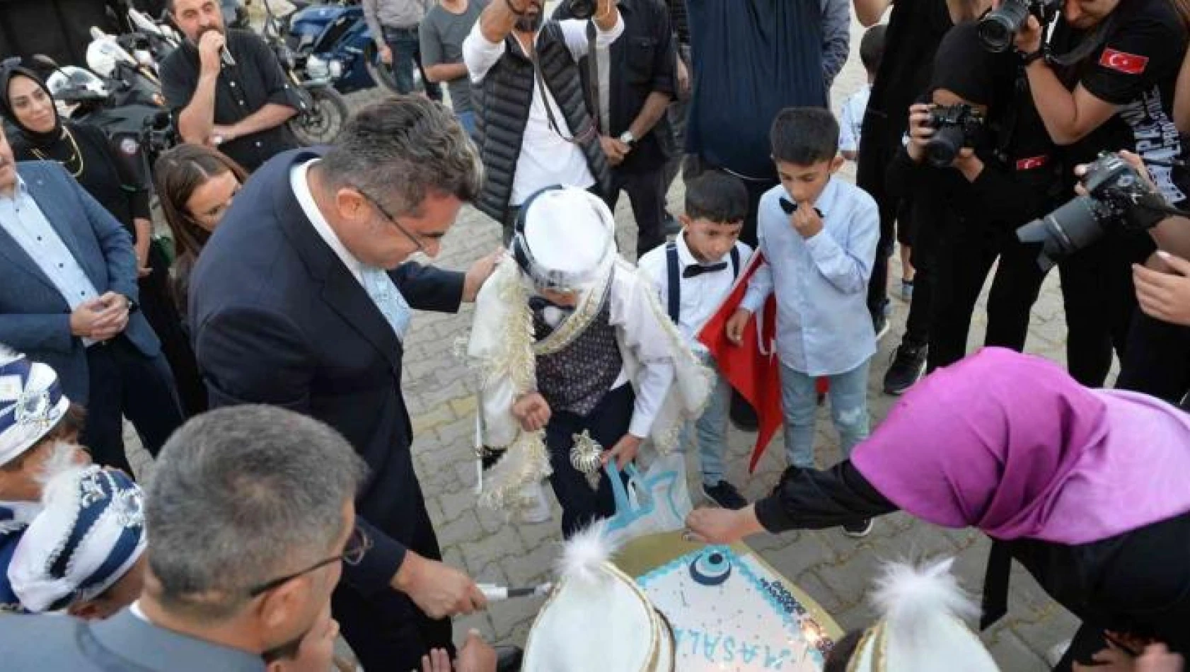 Erzurum'da kıskandıran sünnet töreni