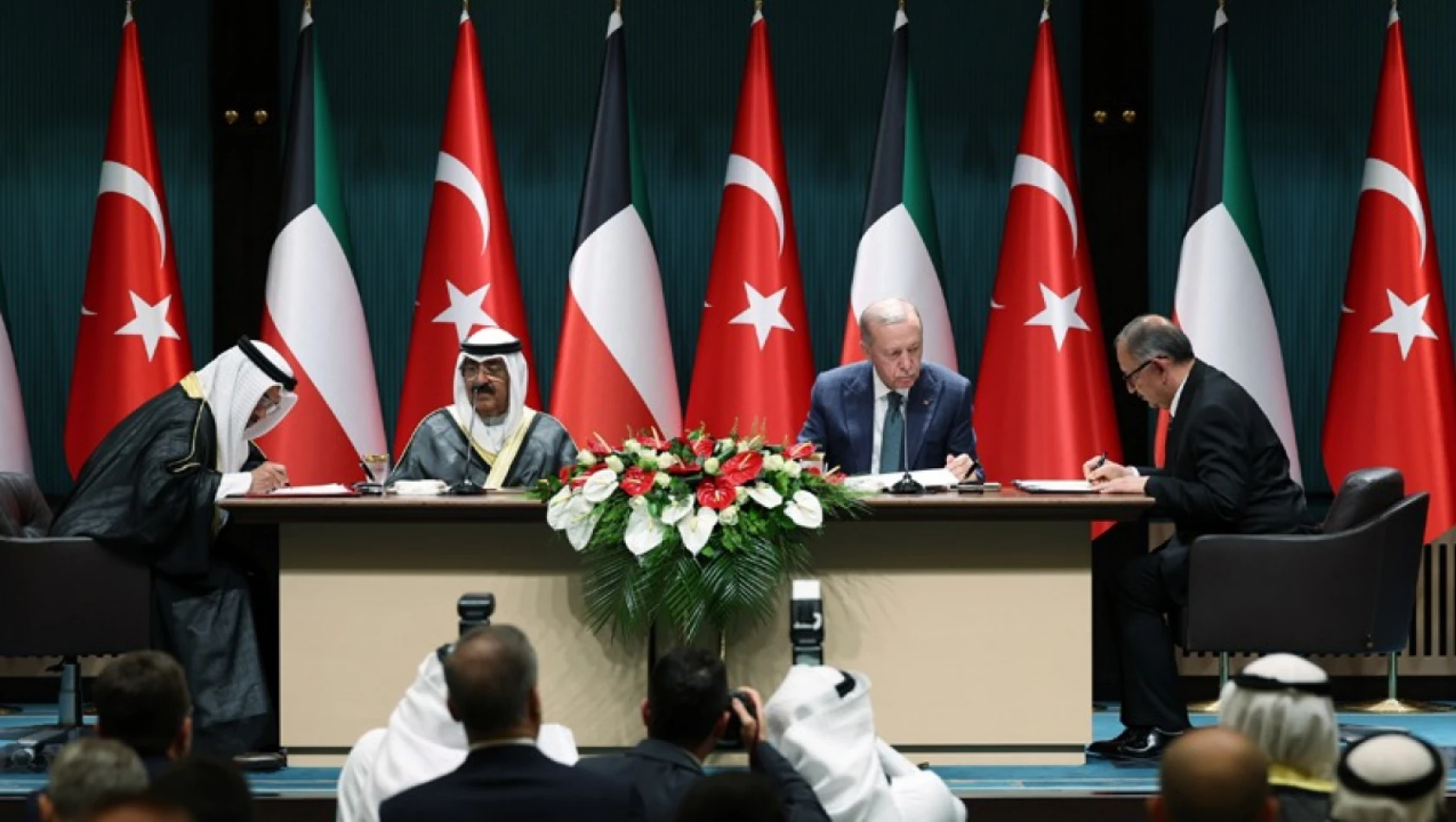Kuveyt Emiri Arap dünyası dışında ilk resmi ziyaretini Türkiye'ye yaptı