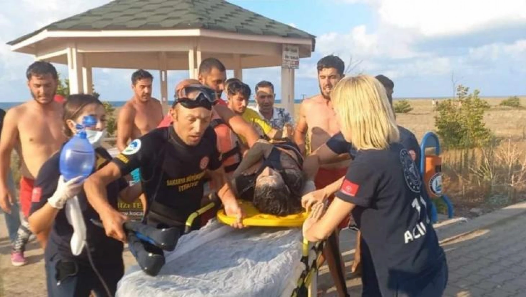 Sakarya'da denizde boğulma tehlikesi geçiren kız hastanede öldü