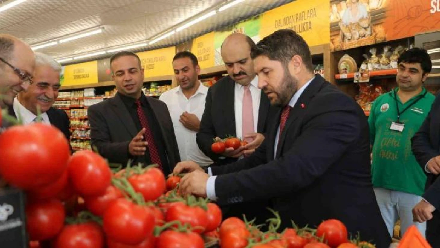 Türkiye'nin en ucuz salkım domatesi Aziziye'de