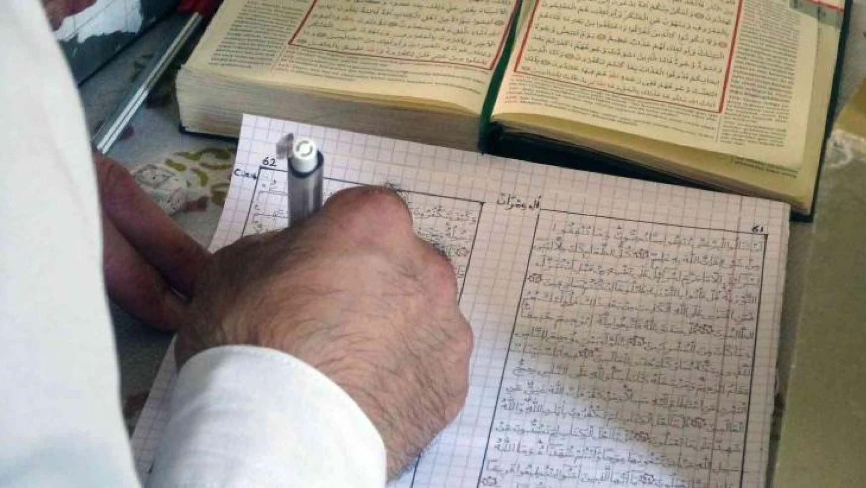 8 ayda Kur'an-ı Kerim'i elle yazdı