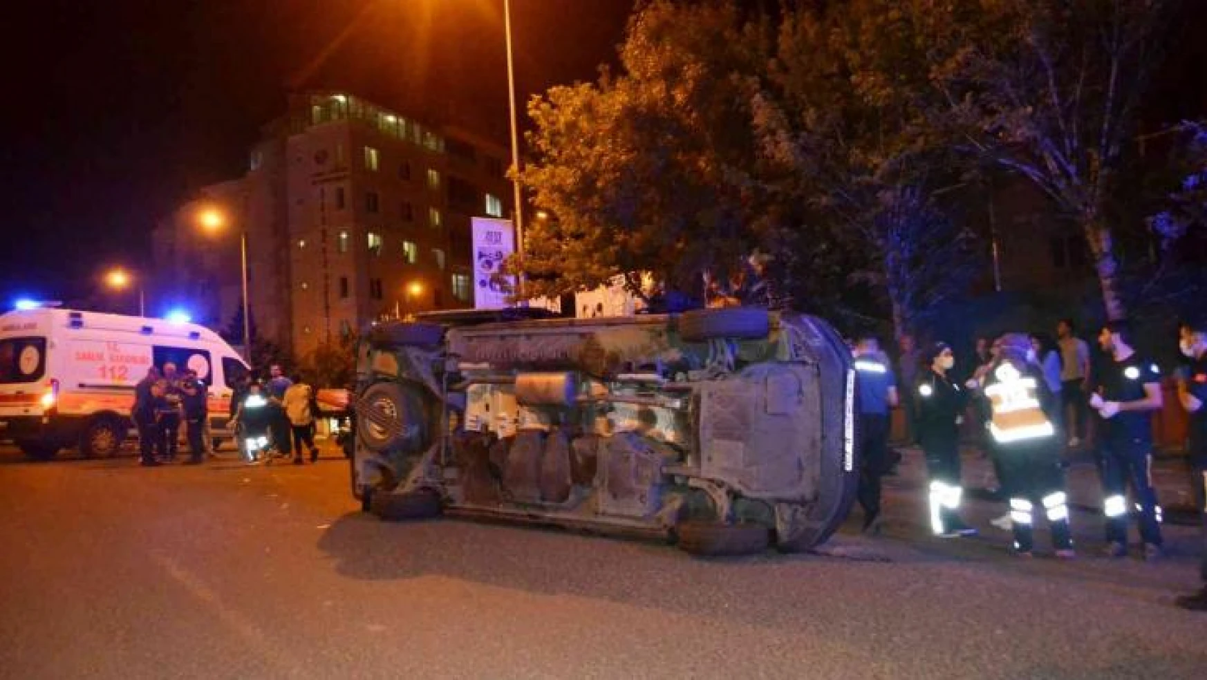 Akşener'in programından dönen İYİ Partilileri taşıyan minibüs devrildi: 1 yaralı