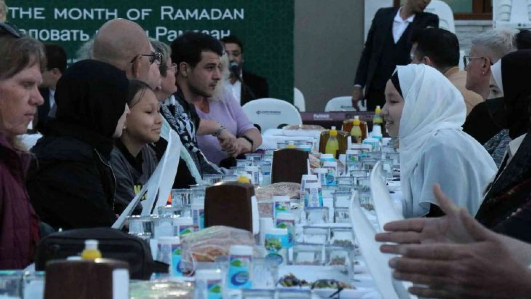 Alanya'da yaşayan 130 milletten yerleşik yabancılar iftar sofrasında buluştu