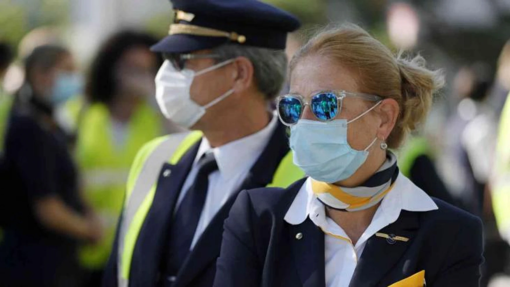 Almanya'da uçakta maske zorunluluğu kalktı