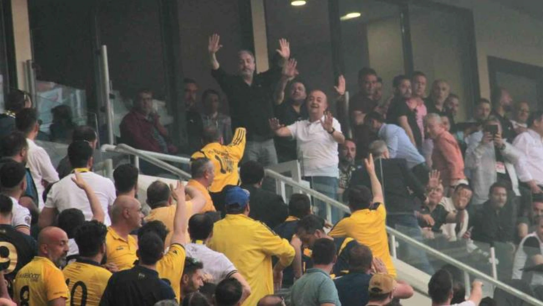 Ankaragücü - Boluspor maçında tribünler karıştı