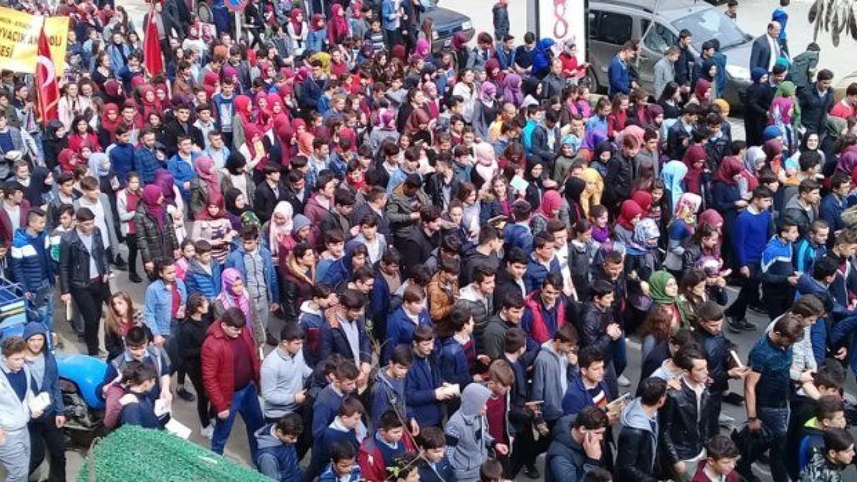 Binlerce öğrenci ve vatandaş Afrin'e destek için yürüdü