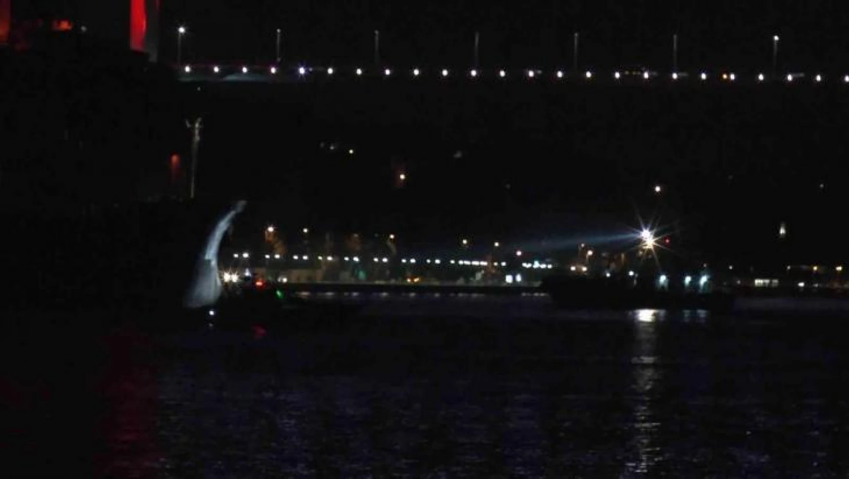 Boğaza demir atan kargo gemisi kurtarıldı, İstanbul Boğazı gemi trafiğine açıldı