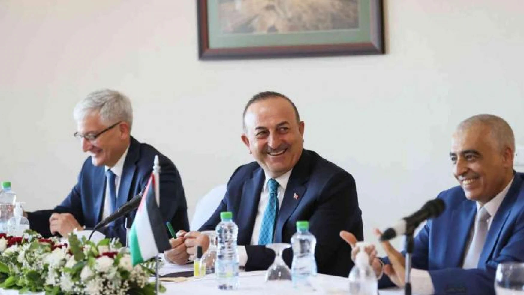 Dışişleri Bakanı Çavuşoğlu, Filistin'deki Türkiye mezunlarıyla bir araya geldi