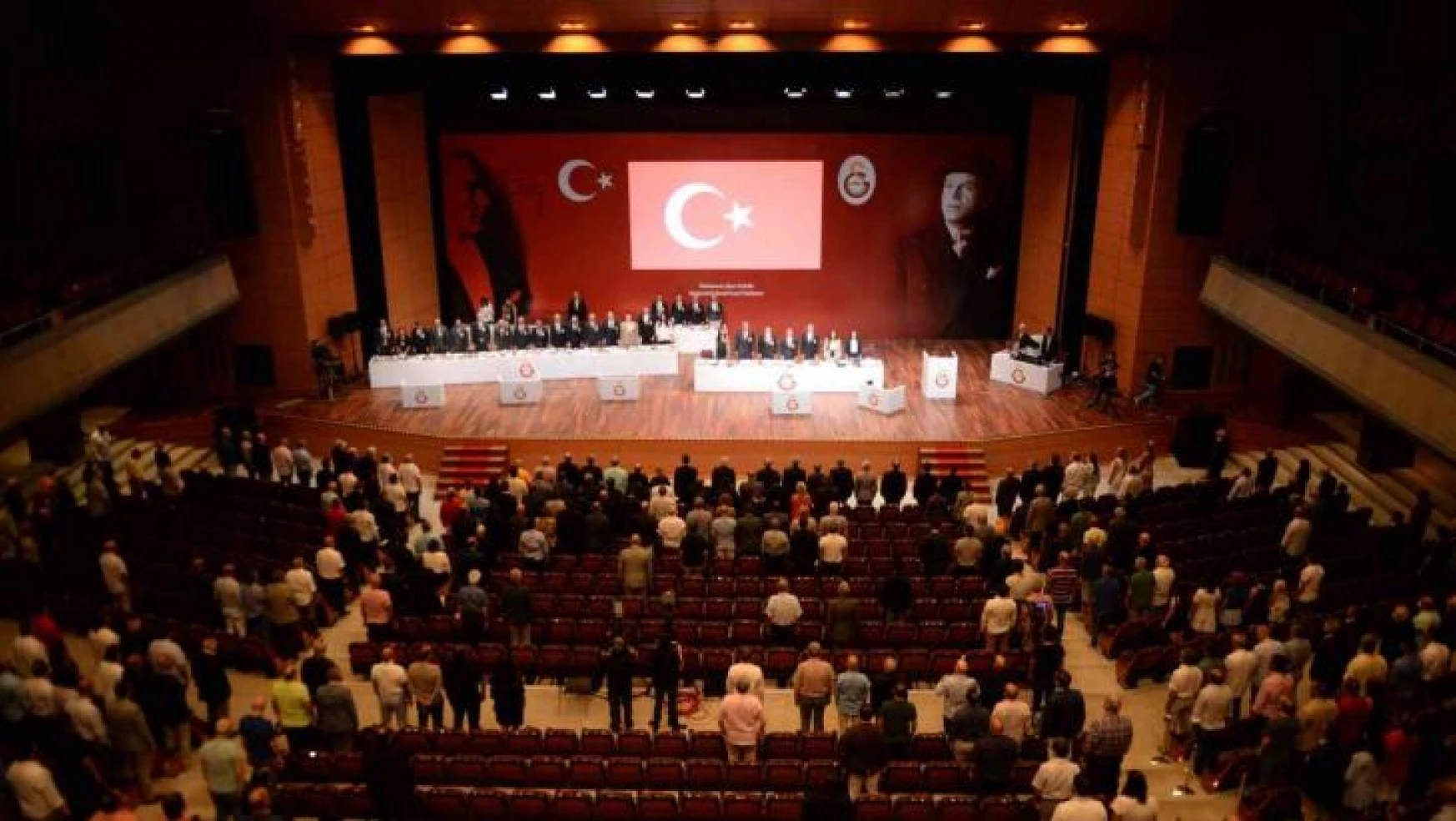 Dursun Özbek yönetimi talep ettiği yetkileri aldı
