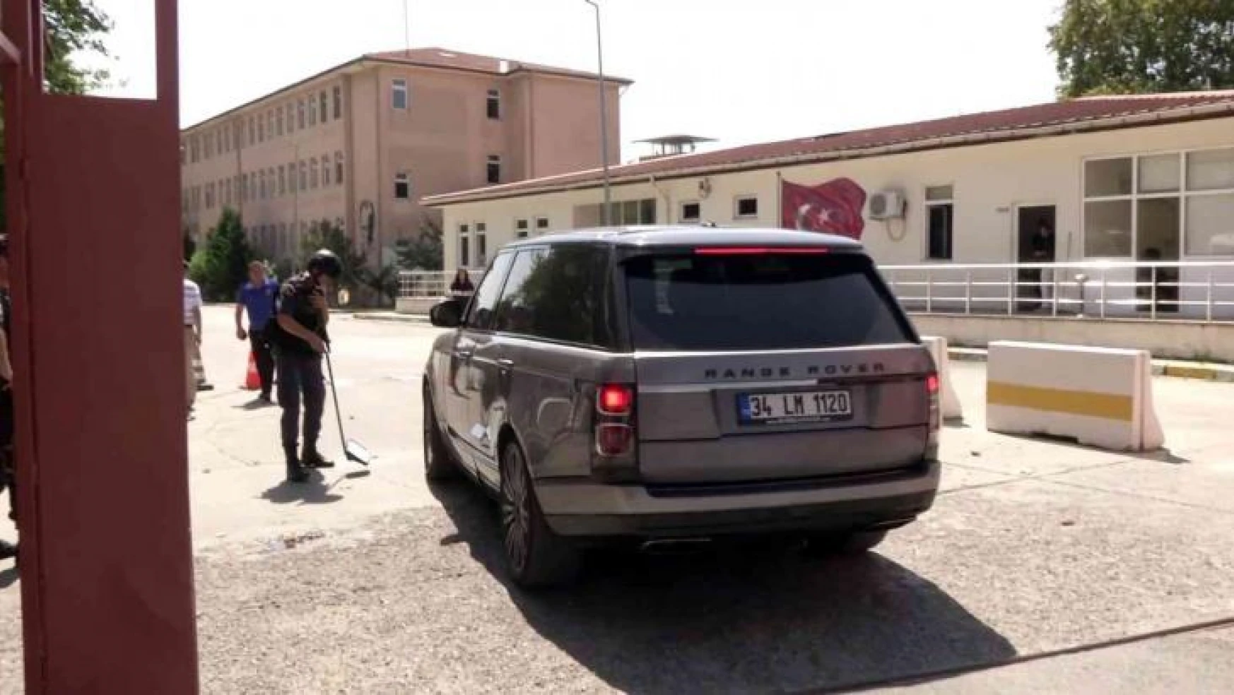 Gülşen'in  tahliye kararı sonrası  cezaevi önünde hareketlilik başladı