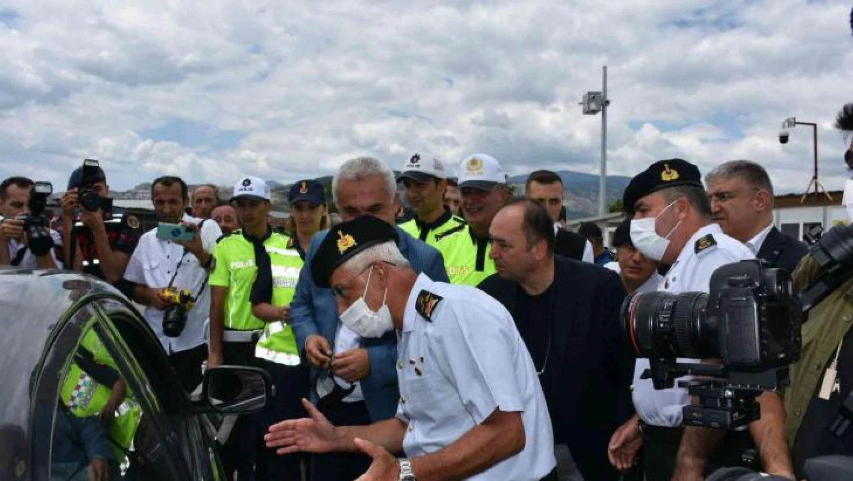 Karadeniz'in geçiş güzergahında Jandarma Genel Komutanı Orgeneral Çetin'den trafik denetimi