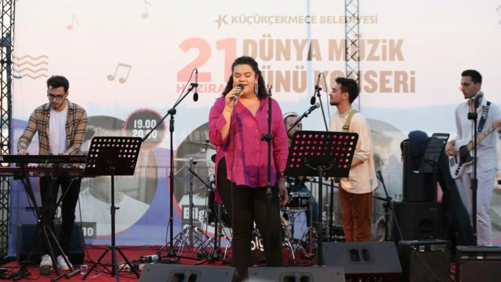 Küçükçekmece'de genç müzisyenlerden 'Dünya Müzik Günü' konseri