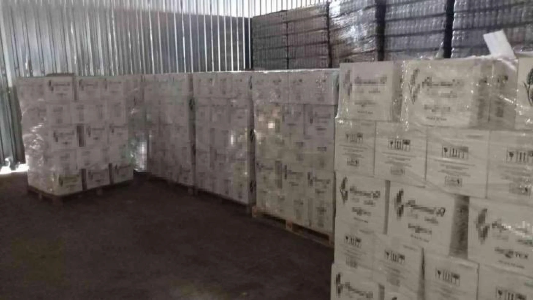 Manavgat'ta 12 ton 620 litre kaçak alkol ele geçirildi
