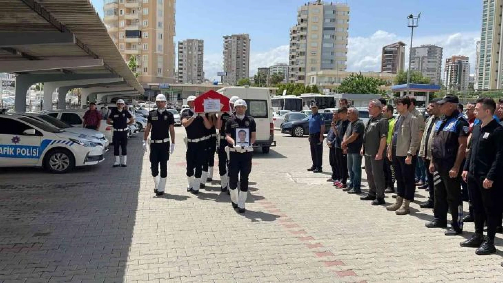 Mersin'de trafik kazasında ölen polis memuru için tören düzenlendi