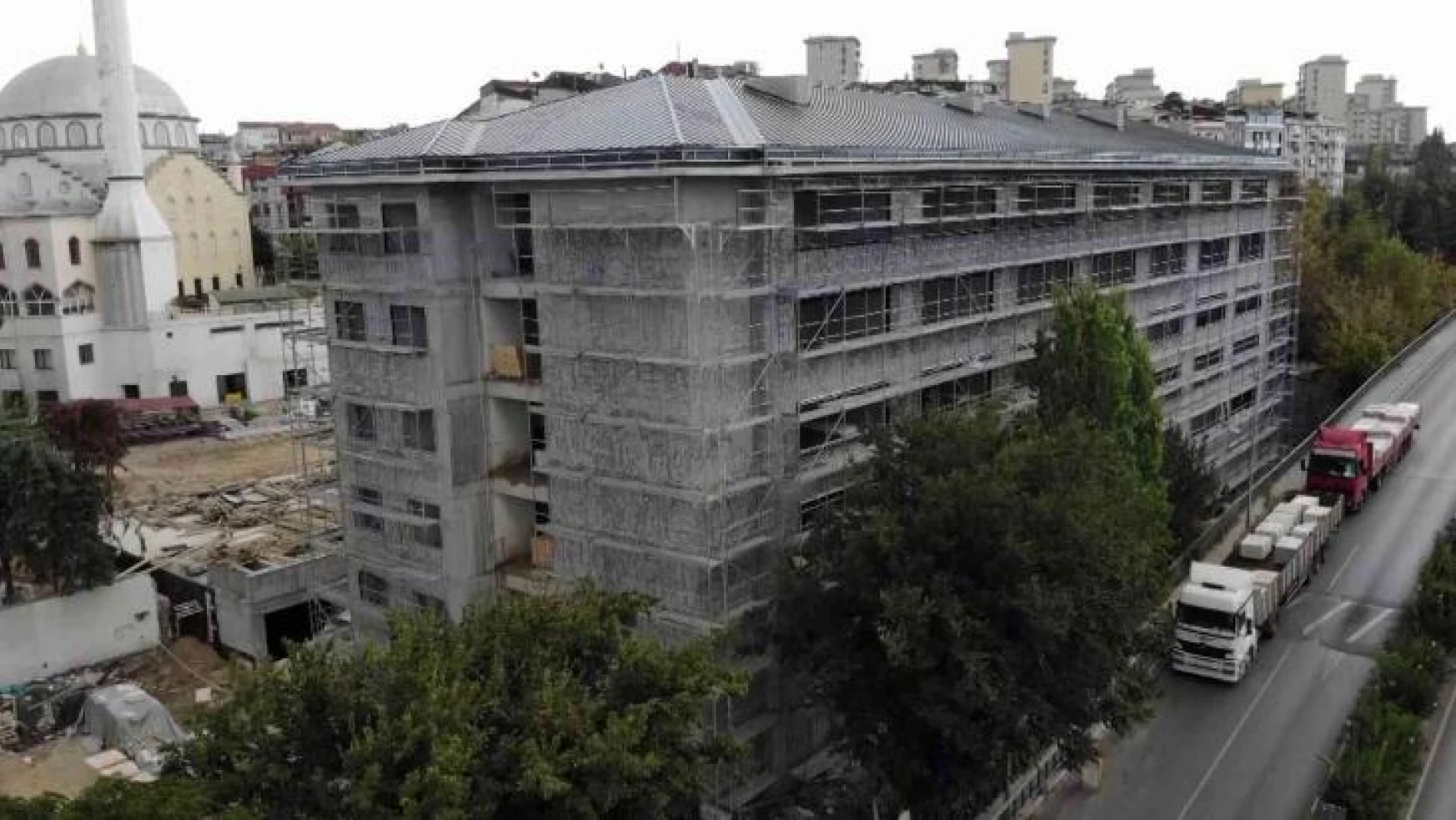 Öğrenciler Silivri'deki depreminin vurduğu okullarına kavuşamadı