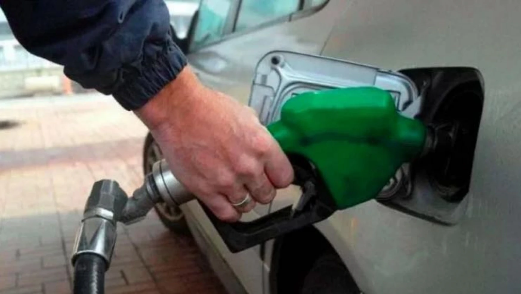 Petrol fiyatları düşüşte: Akaryakıta indirim bekleniyor
