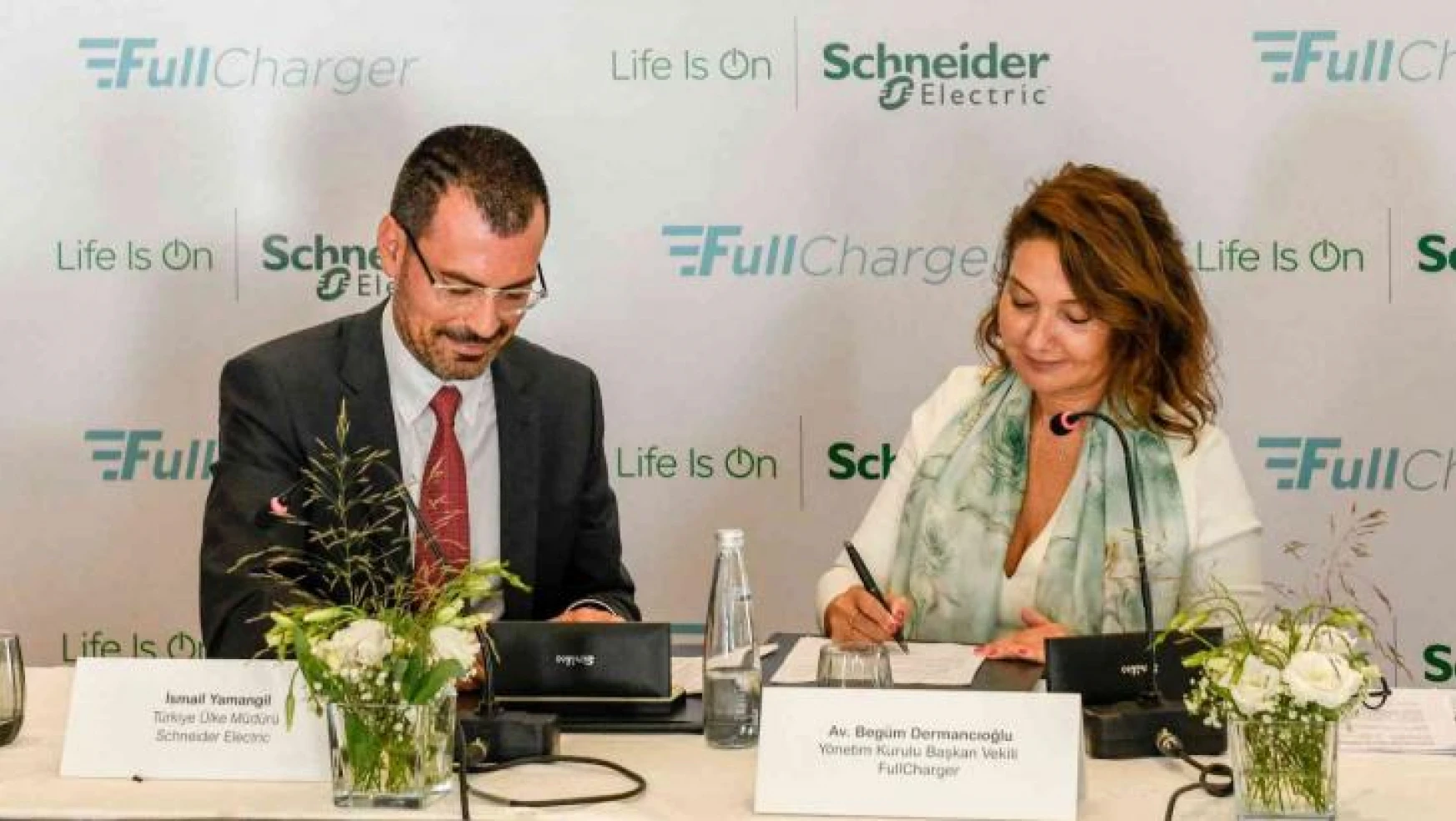 Schneider Electric Türkiye ve FullCharger'dan işbirliği