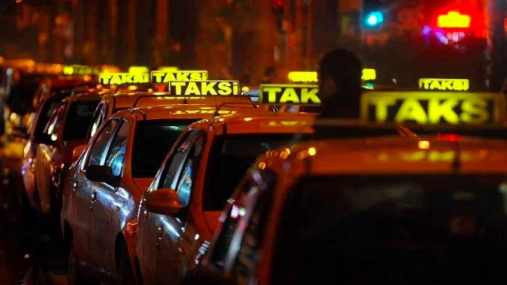 Seçim öncesinde CHP Milletvekili Sarıgül'den İmamoğlu'na taksi eleştirisi