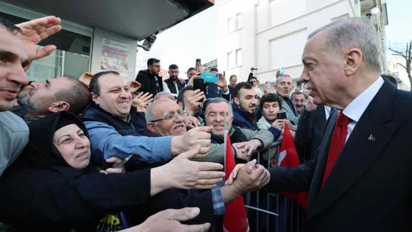 Selamladığı memurdan Erdoğan'a '3600 ek gösterge' mesajı (Memur5.com-özel)