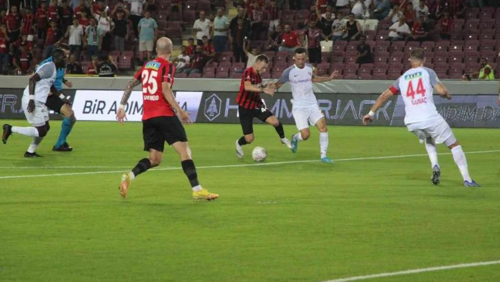 Spor Toto Süper Lig: Gaziantep FK: 0 - Ümraniyespor: 0 (İlk yarı)
