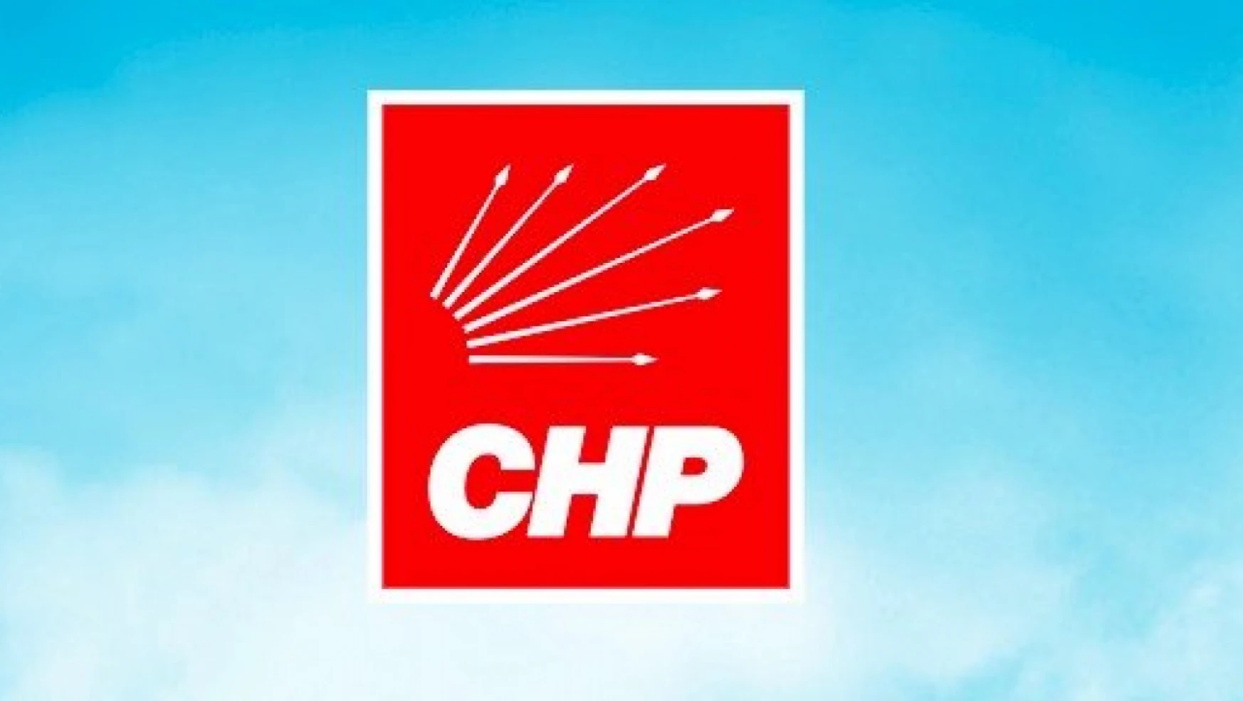 Yeni CHP'li Başkan eski CHP'li Başkanın aldığı personeli işten çıkardığını duyurdu