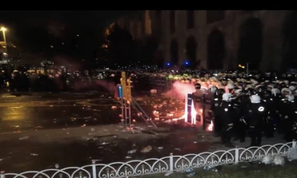 Saraçhane'den Taksim'e yürümek isteyenlere Bozdoğan Kemeri'nde biber gazlı müdahale