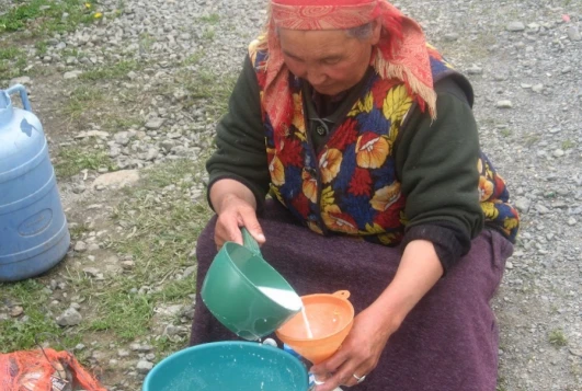 Gulmira Ece'nin elinden kımız içmek