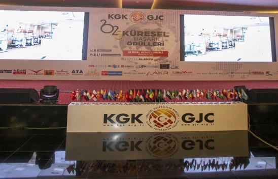 Basın diplomasisinin kalbi Alanya'da attı: Küresel Başarı ve İsmail Gaspıralı Onur Ödülleri sahiplerini buldu