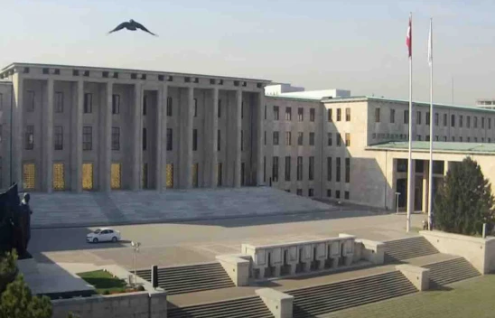 Devlet memurlarıyla ilgili kapsamlı teklif yasalaştı