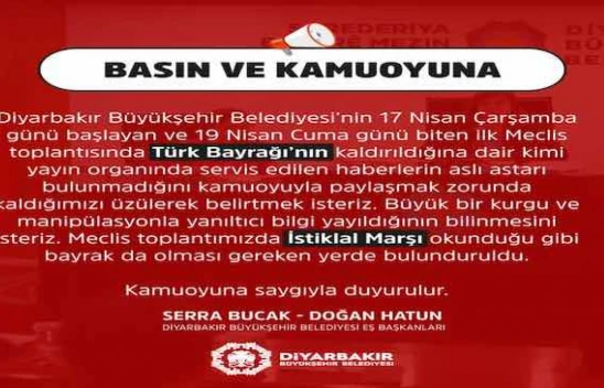 Diyarbakır Büyükşehir Belediyesi: İstiklal Marşı okundu, bayrak da olması gereken yerde bulunduruldu
