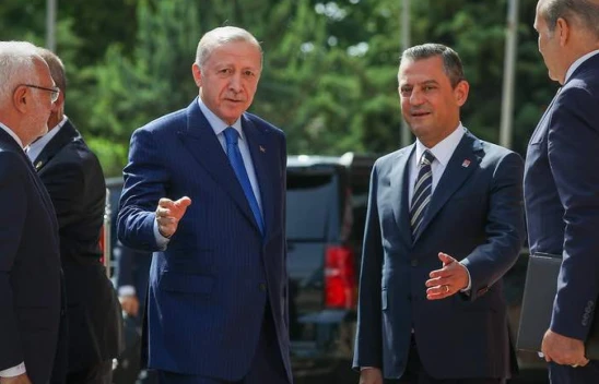 Özel-Erdoğan'ın 'emek' gündemi: asgari ücret, emekli maaşı, atanmayan öğretmenler, staj ve çıraklık mağdurları