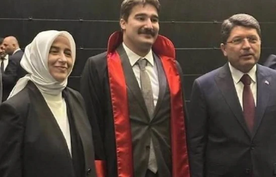 Özlem Zengin yeğenini Adalet Bakanı ile de tanıştırmış