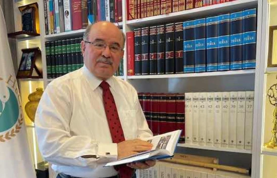 Saraydaki o danışmanlardan Hüseyin Çelik'e yanıt: Kurdurduğunuz Deva ve Gelecek çöp oldu