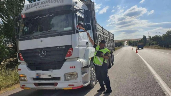 Jandarmadan yük araçlarına yönelik denetim