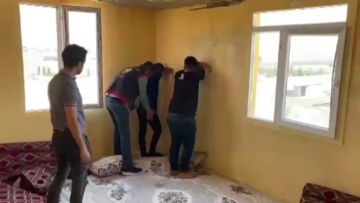 'Sahte polis ve savcı' şebekesini İzmir polisi çökertti