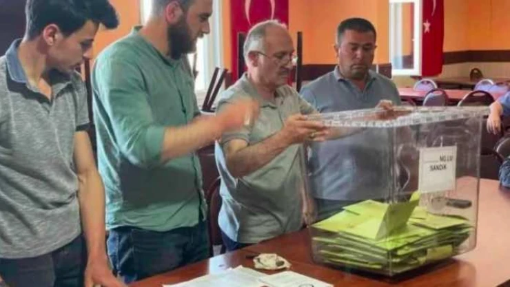 '16 milyon emekli, torununun kursağından çalanlara sandıkta gösterecek'