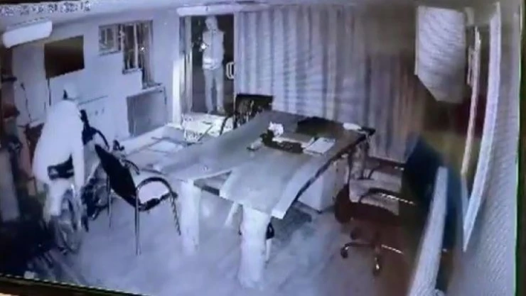 20 yıldır nostalji yaptığı motosikleti 35 saniyede çalındı