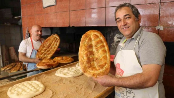 250 derece sıcakta aksatmadan oruç tutuyorlar