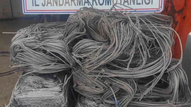 3,4 km uzunluktaki elektrik telini çalan 2 şüpheli yakalandı