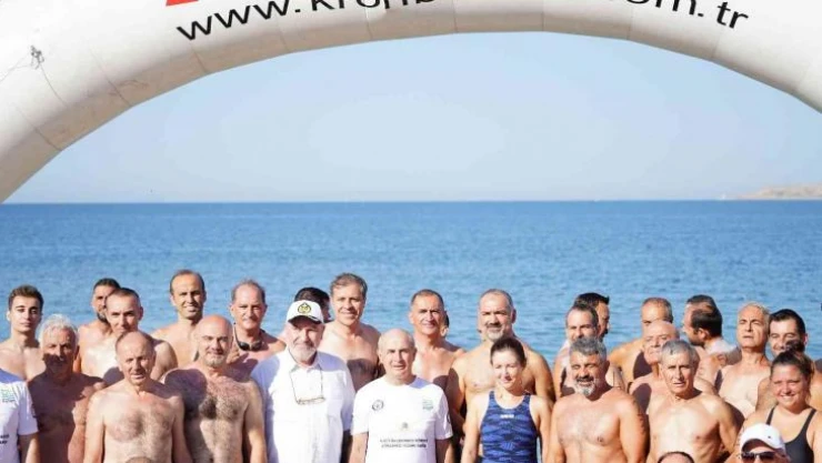 4. Büyükçekmece Körfezi Açık Deniz Yüzme Yarışı yoğun ilgi gördü