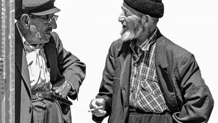 80'inde ve soğukta saatlerce ucuz et kuyruğunda: Emekliler yürüyüşü olabilir mi?