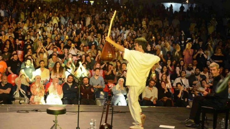 Açıkhava'da Mark Eliyahu rüzgarı