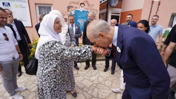 AK Parti Genel Başkan Vekili Kurtulmuş, Srebrenitsa annelerini ziyaret etti