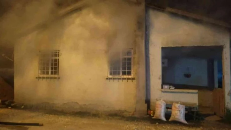 Alevlere teslim olan caminin lojmanı kullanılamaz hale geldi