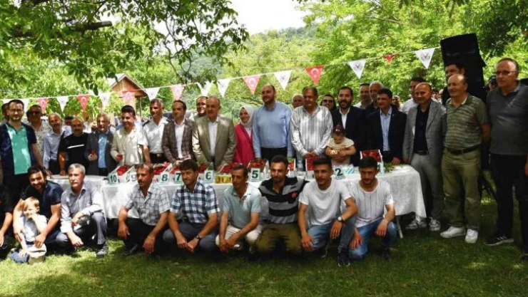 Altınova'da çilek tadında festival